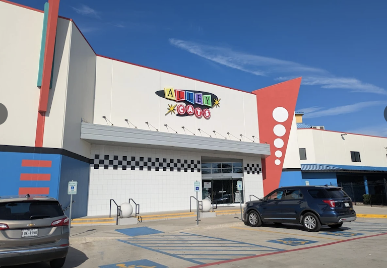 Alley Cats Entertainment and Putt-Putt Golf Center