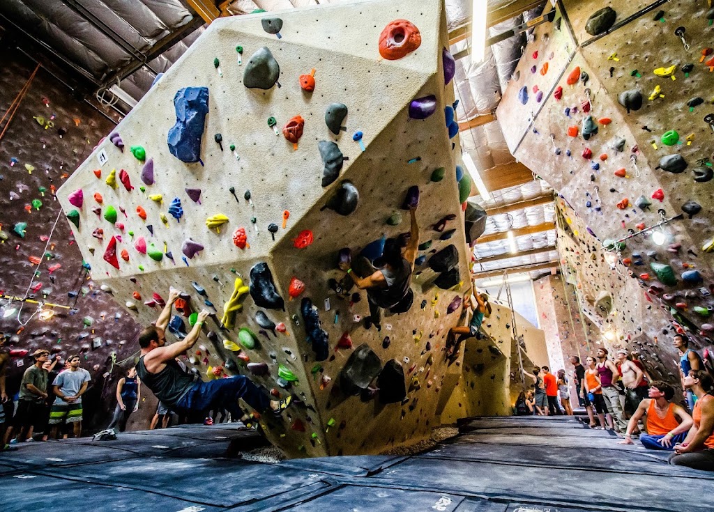 Vertical Hold — Yoga venue in San Diego, California
